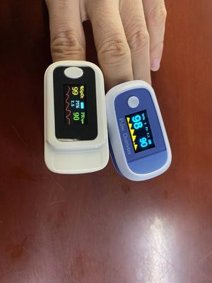 Medical Hospital OLED Fingertip Pulse Oximeter For Adult Pediatric Clinic, blood oxygen monitor