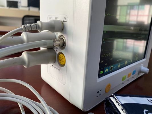 TFT LCD Screen Portable Veterinary Patient Monitor With ECG SPO2 NIBP Temp Measurement