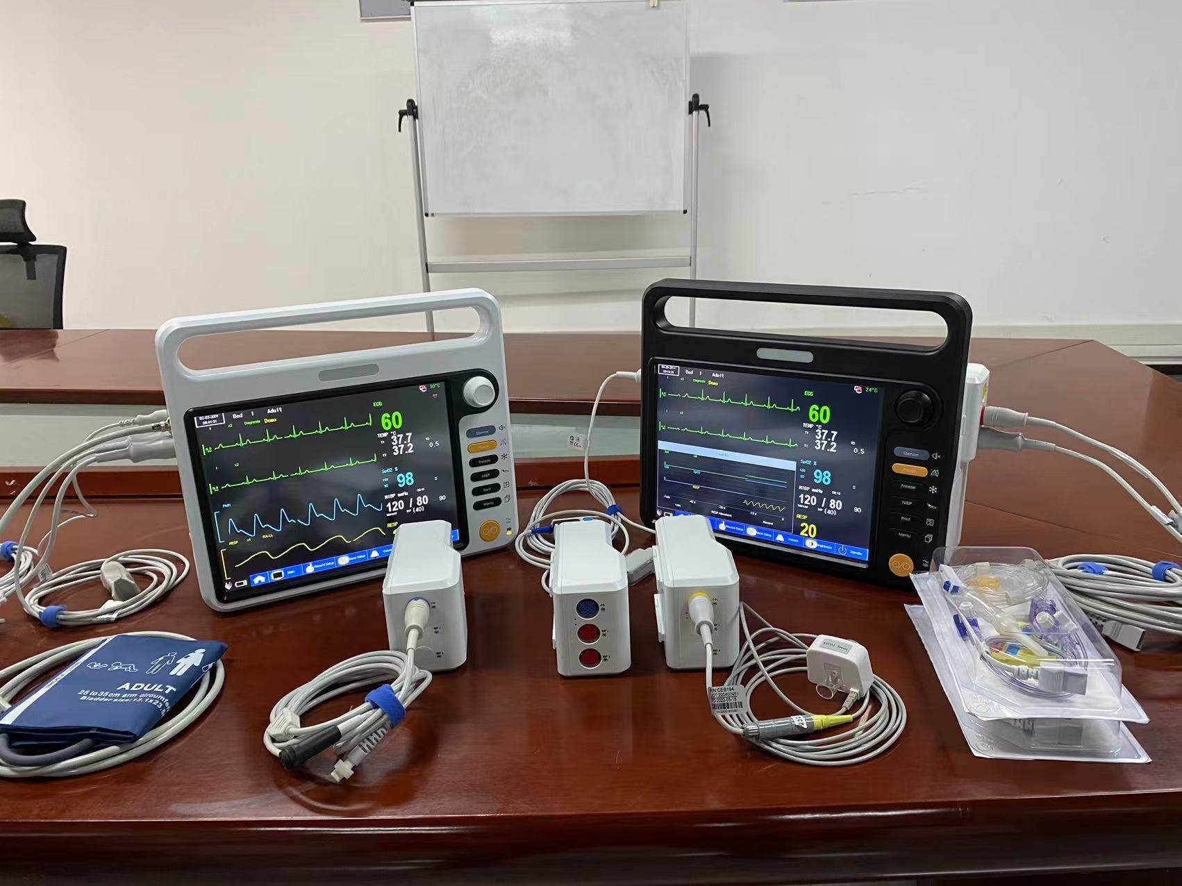 Portable Modular Patient Monitor Multilingual With Touch Screen